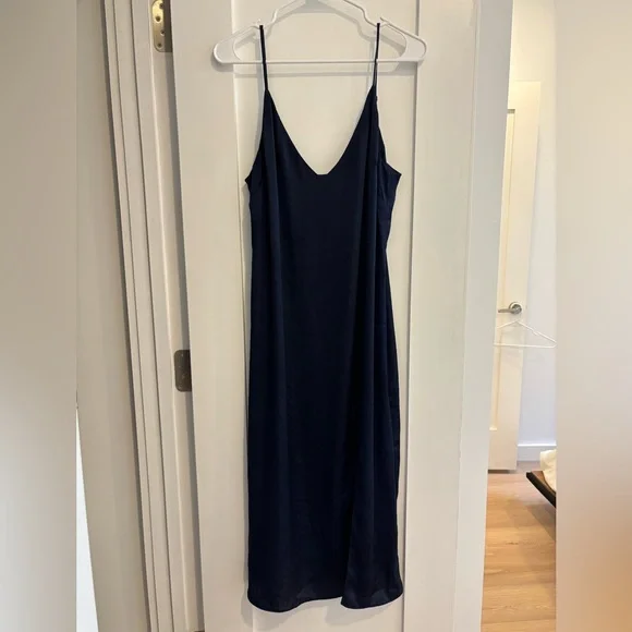 Aritzia ‘Wilfred’ Satin midi slip dress - Picture 2 of 5